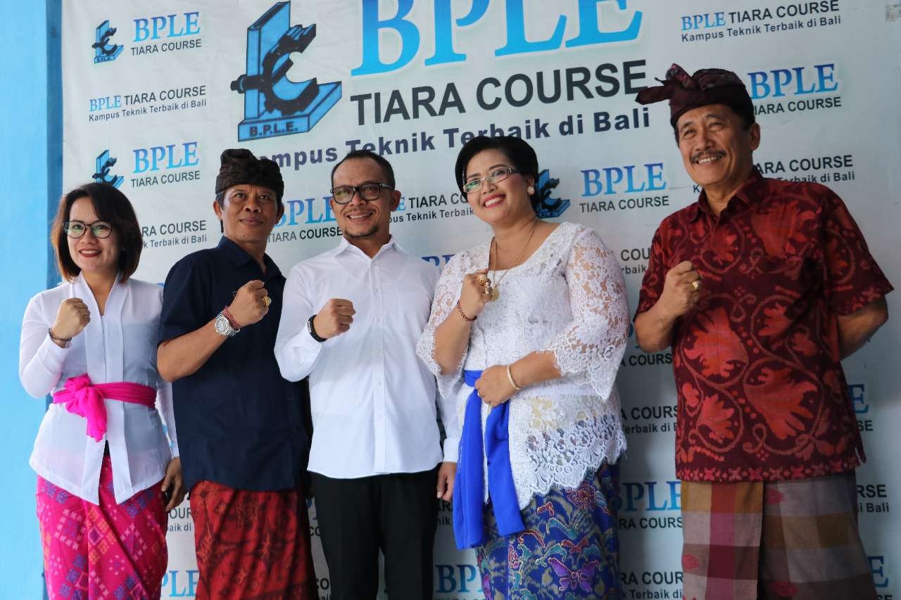 MENTERI KETENAGAKERJAAN RI KUNJUNGI BPLE TIARA COURSE 