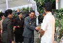 WALI KOTA DENPASAR IB RAI DHARMAWIJAYA MANTRA SERAHKAN SANTUNAN KEMATIAN KEPADA MASYARAKAT
